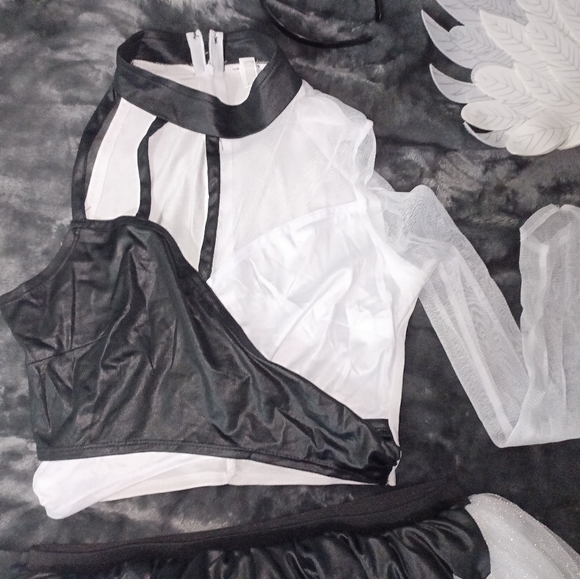 Costumes - Picture 5 of 15